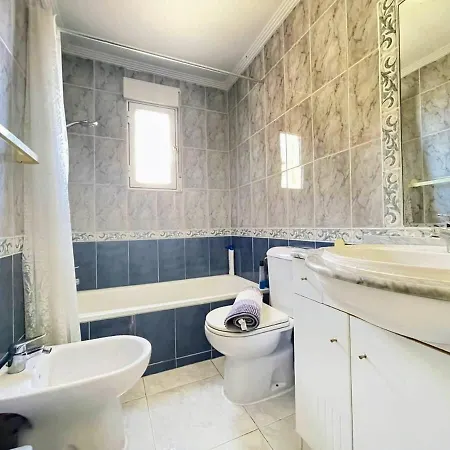 Pleasant 4 Bedroom Townhouse With Com Pool Vm7 *
