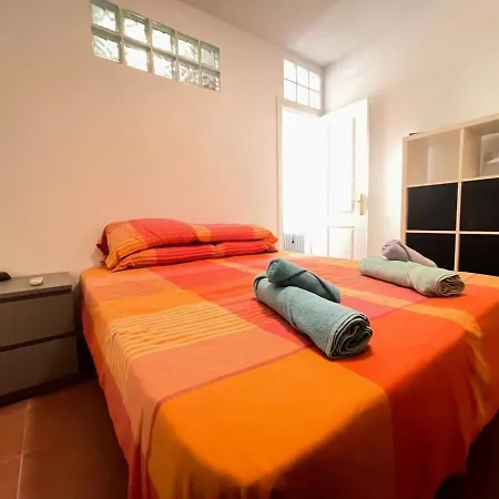 Pleasant 4 Bedroom Townhouse With Com Pool Vm7 *