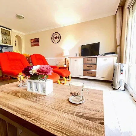 Pleasant 4 Bedroom Townhouse With Com Pool Vm7 Holiday home Orihuela
